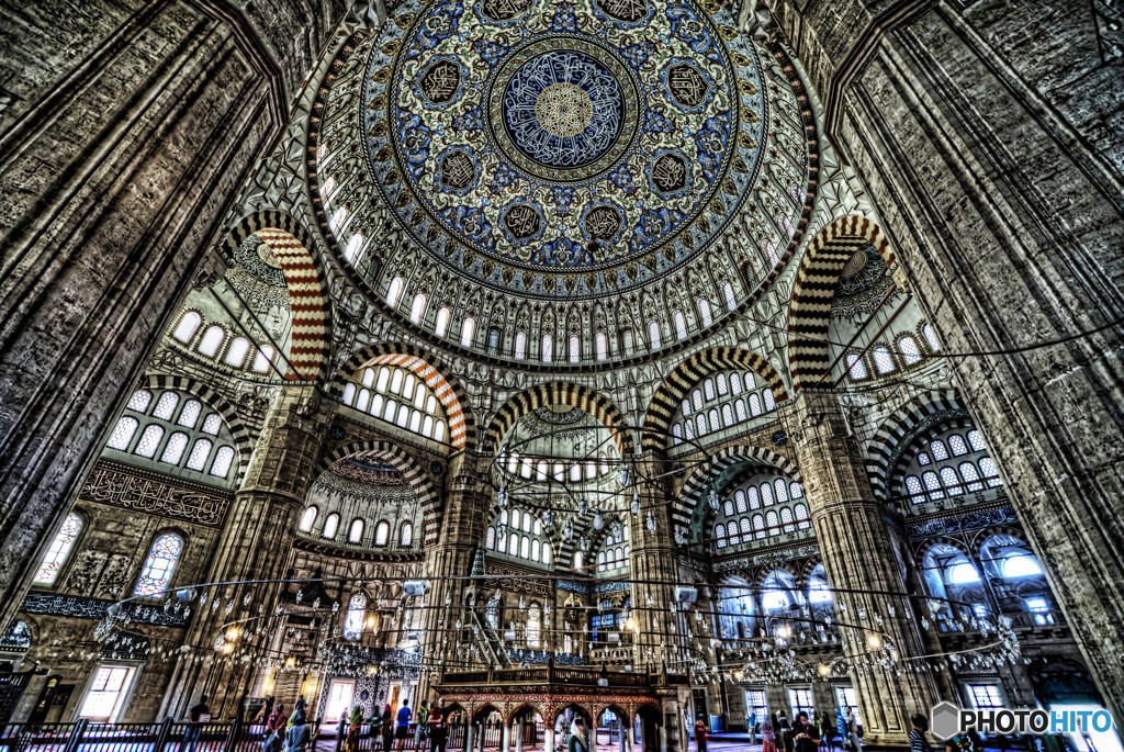 神威なる純然たるモスク - Selimiye -