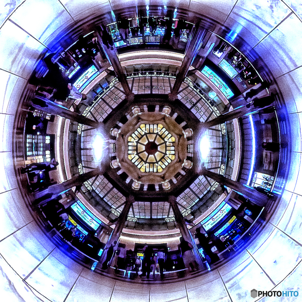球体東京駅写 Circle of Eternity