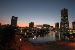 みなとみりの夕景