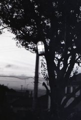 夕暮れ灯りひとつ