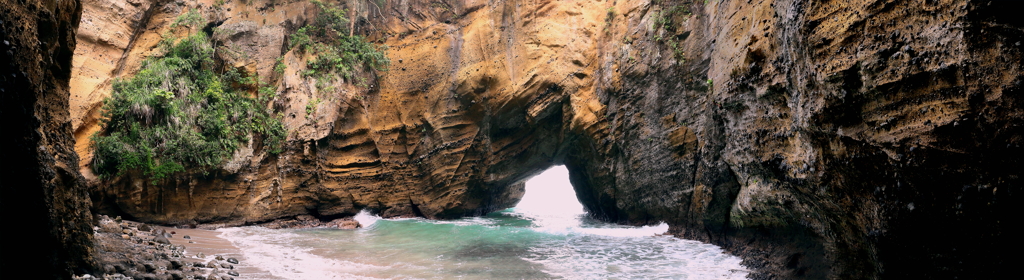 下田　竜宮窟　無人の日