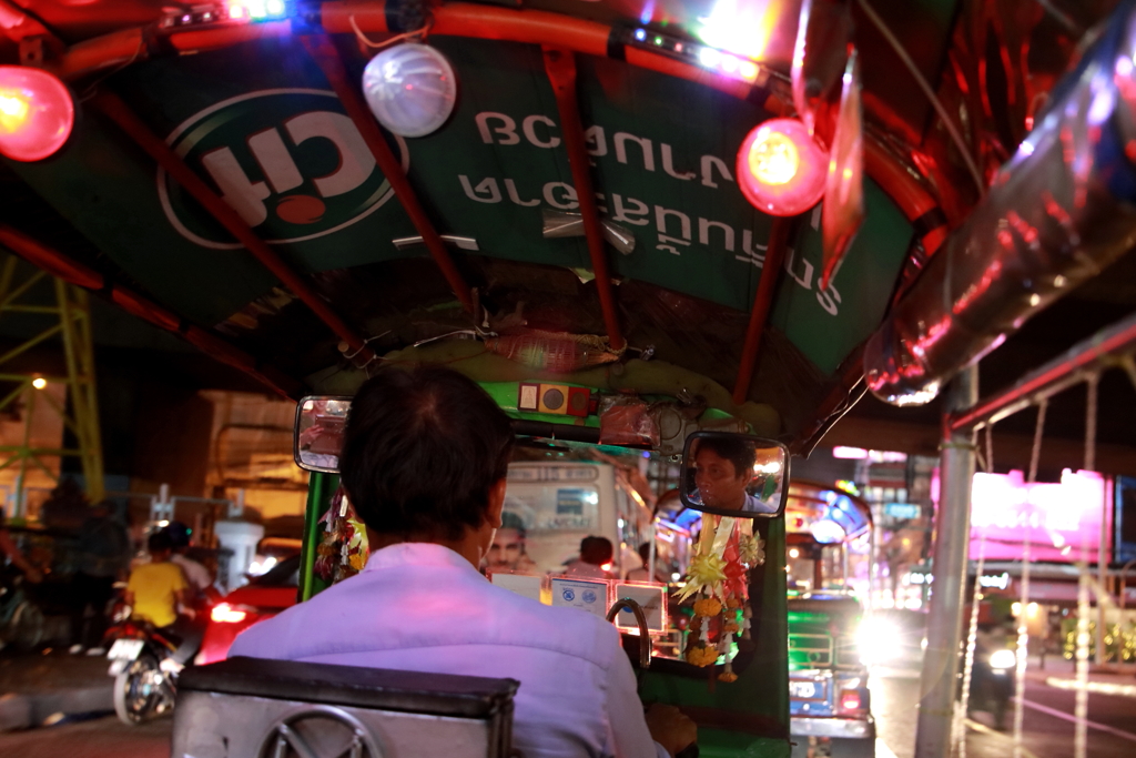 インチキ運転手のＴＵＫＴＵＫ(頼みもしない店に誘います。ｗ）