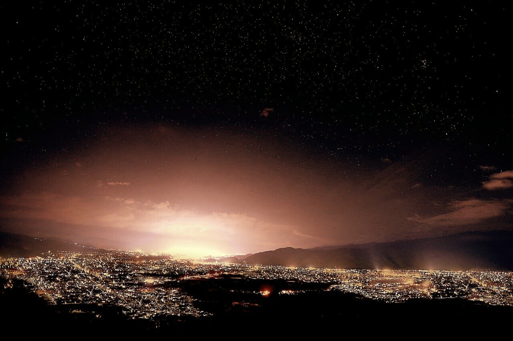 善光寺平と夜空
