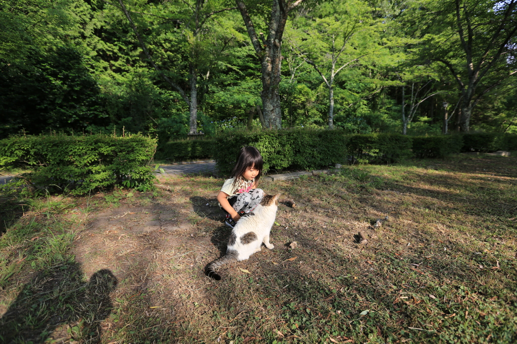 わが子とニャンコ