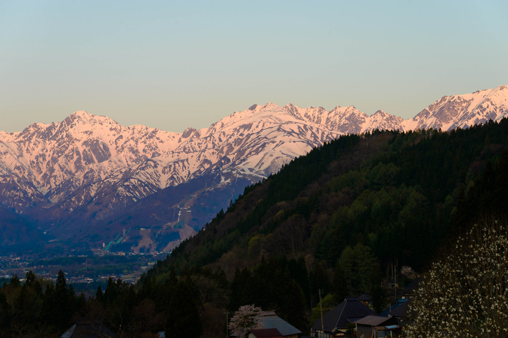 朝焼けの後立山