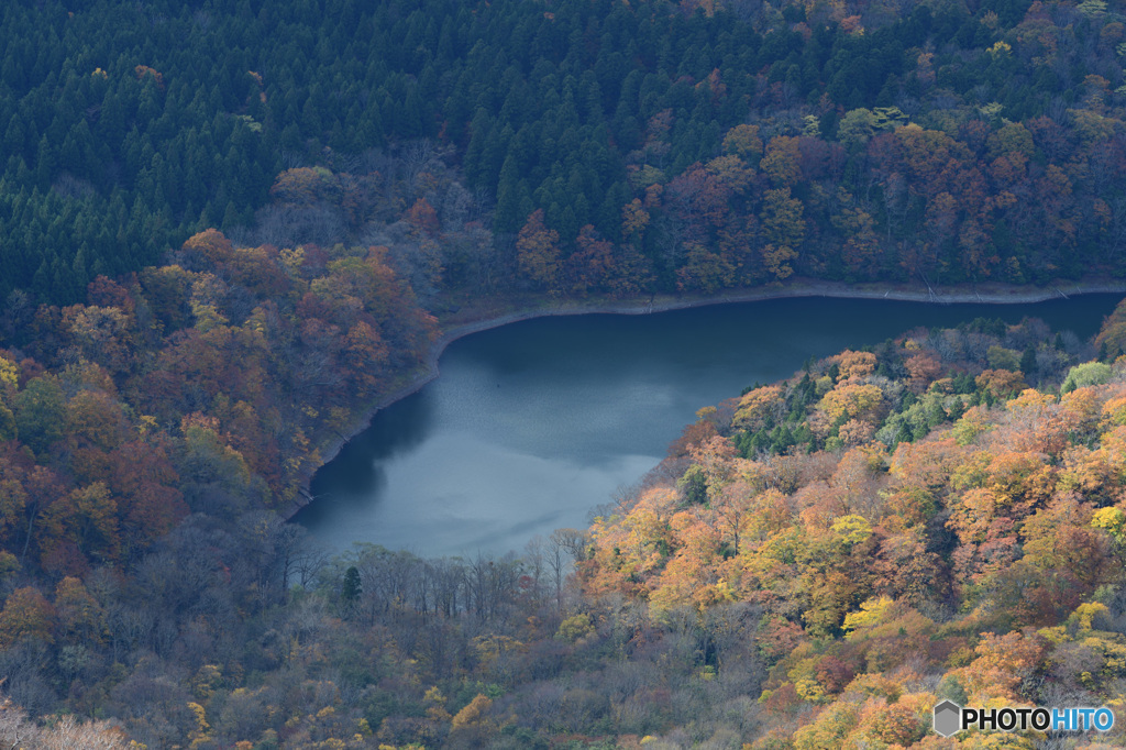 山の瞳