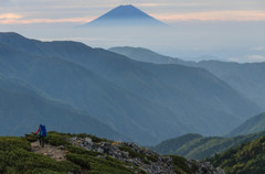 山を行く