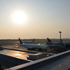 夕方の成田空港　デルタとユナイテッドの競演