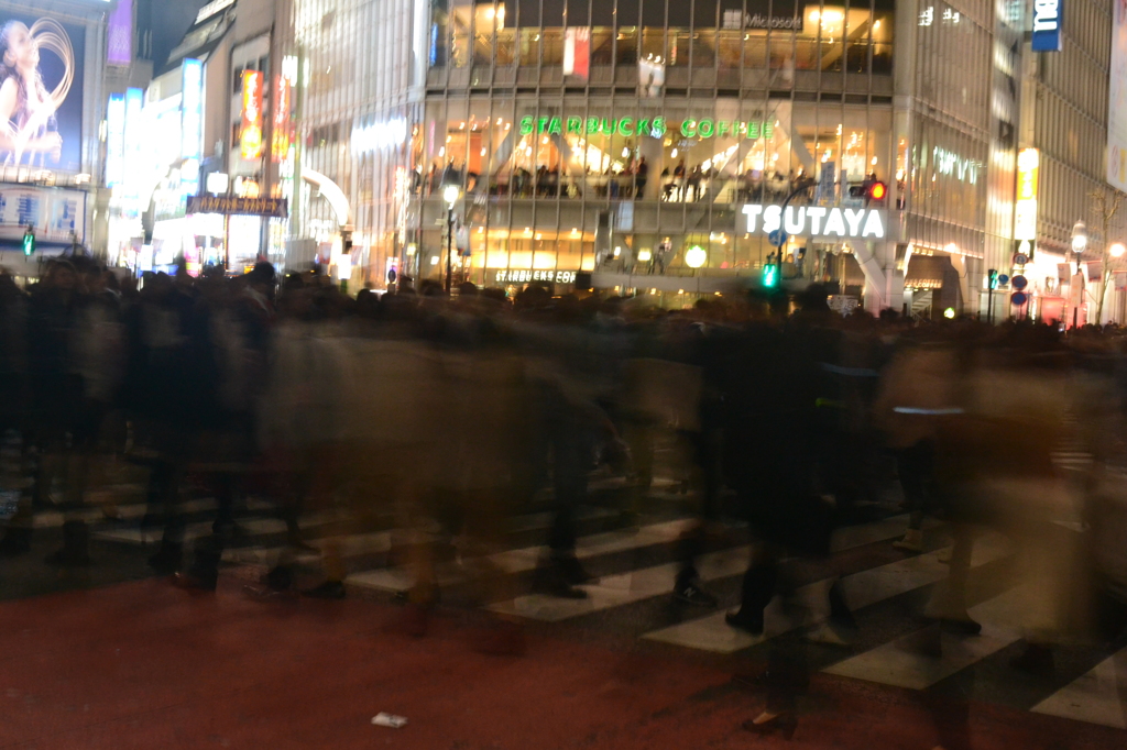 夜の渋谷スクランブル交差点　3
