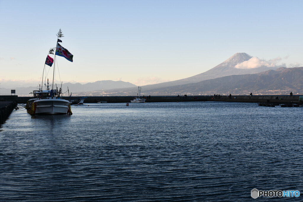 大漁旗と富士山