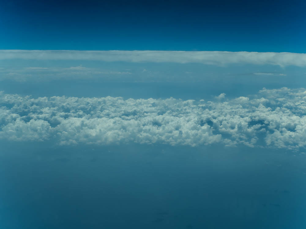 ポッカリと浮かぶ雲