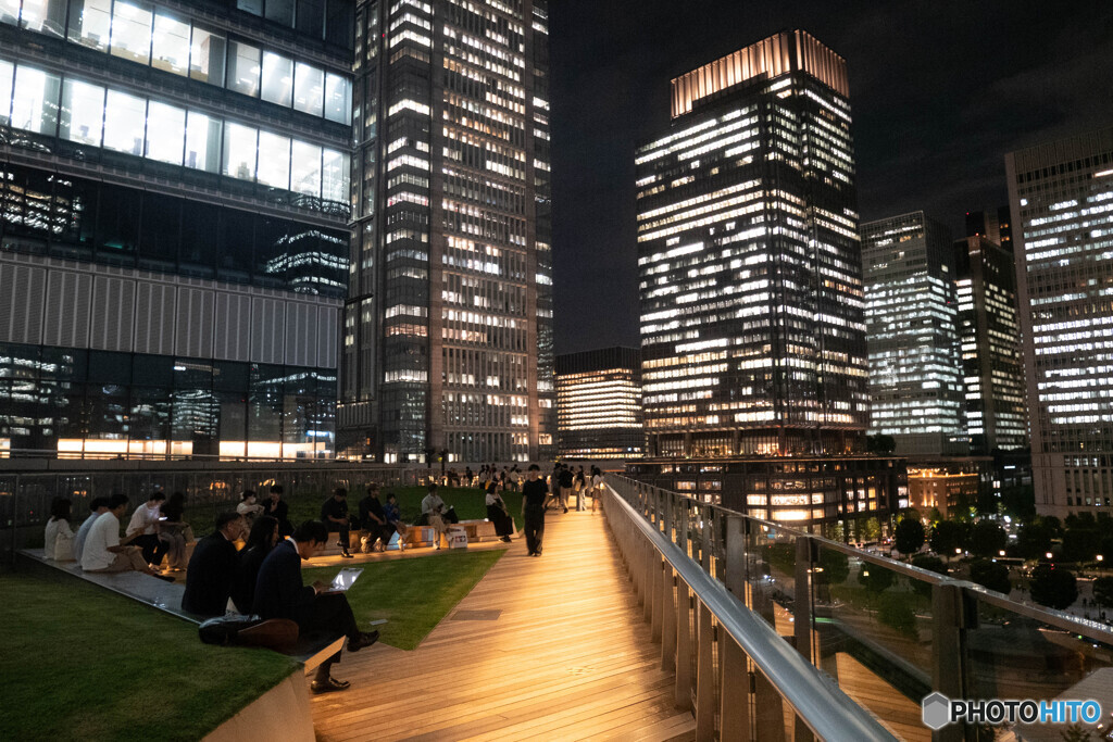 丸の内を望んで