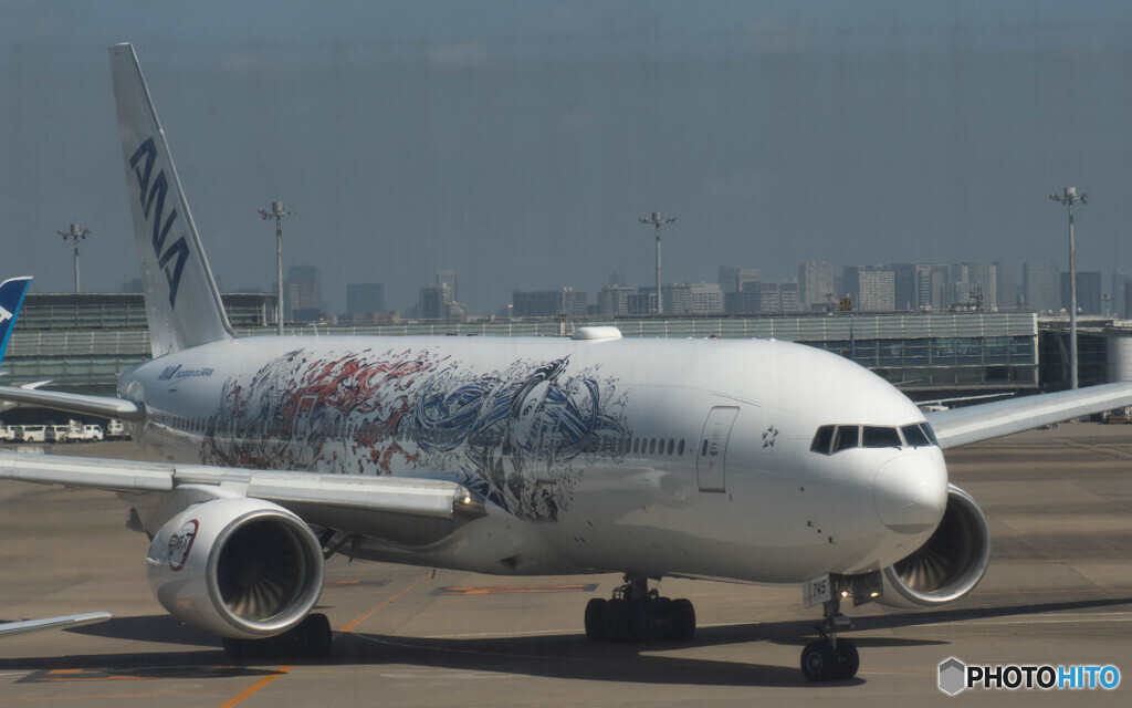 鬼滅の刃が空を飛ぶ