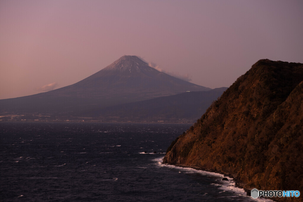 夕焼けて