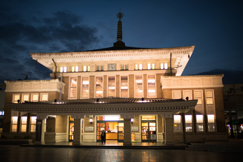 師走の大和路　奈良駅