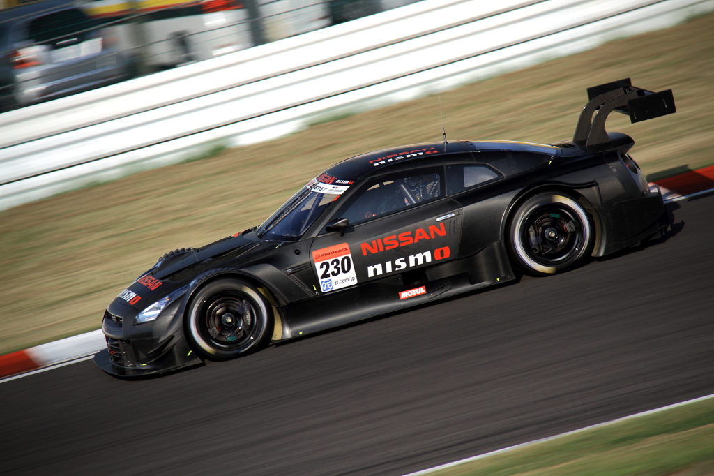 '14 NISSAN GTR SIDE