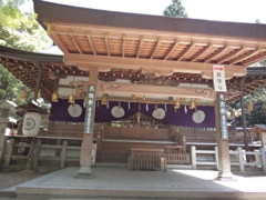 枚岡神社拝殿