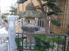 京街道古い常夜灯