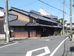 鳥羽街道の民家