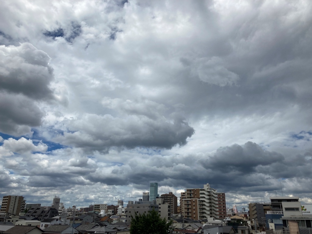 雲とハルカス