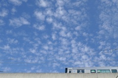 阪和線と春の雲