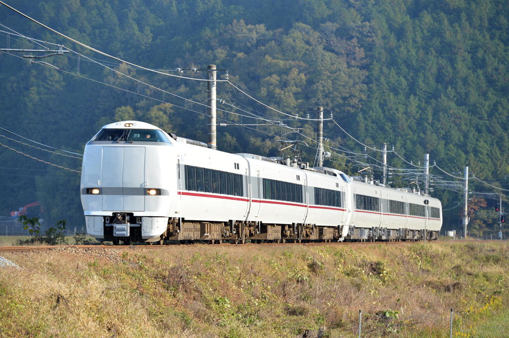 嵯峨野線　新たな風　２８９系