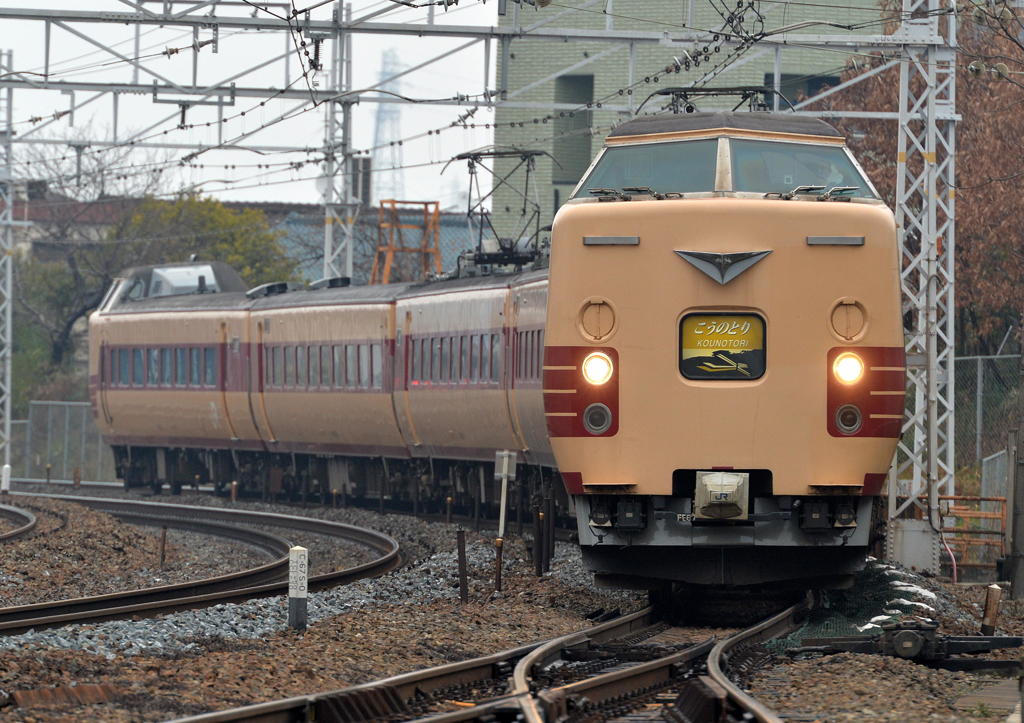 こうのとり３８１系