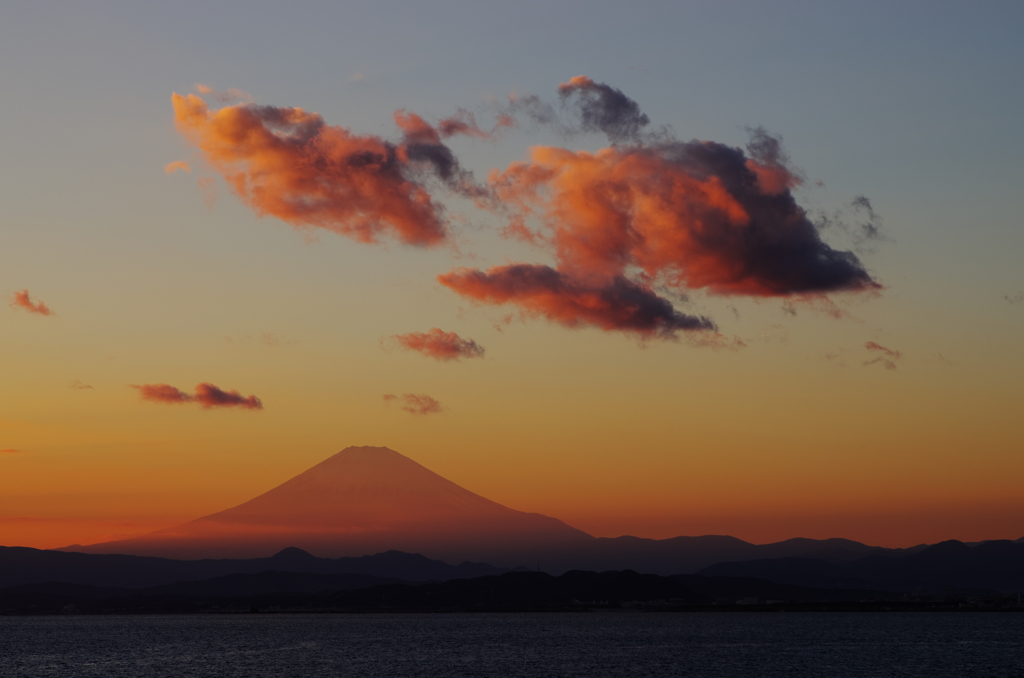 夕陽に染まる富嶽