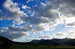 秋空、雲、満ちる