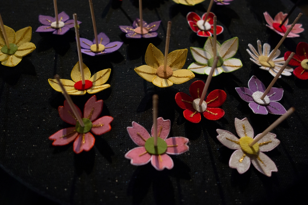 ひな祭りらしく、お花の駒で遊ぶ･･･