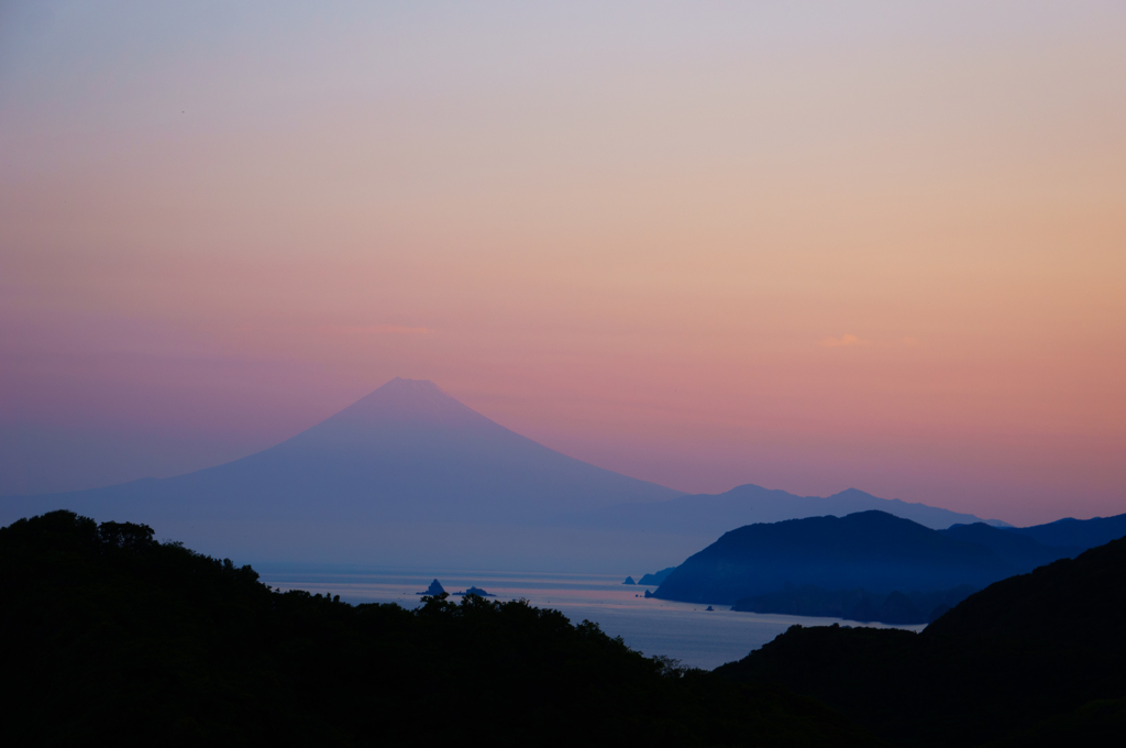 富士山と朝焼け ～西伊豆雲見にて～