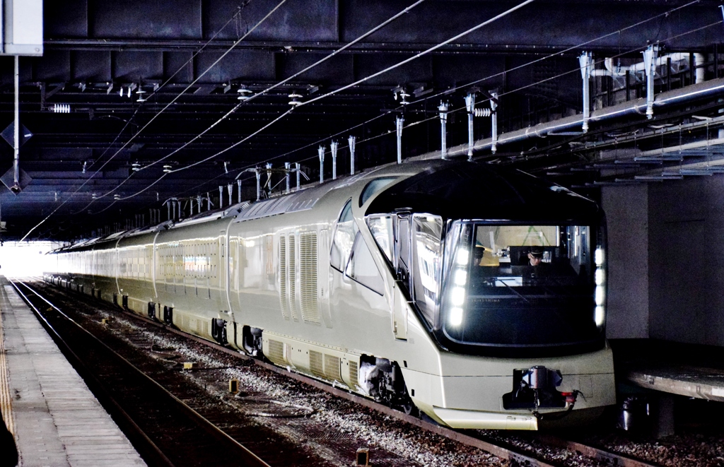 四季島試運転長岡駅入線