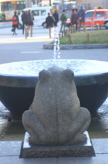街中ユニーク カエル②