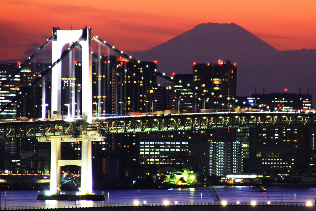 富士山とレインボーブリッジ　夕焼け