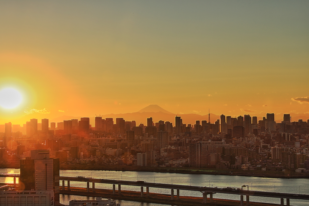 東京山脈と富士山　高さ１１５Mからの夕景＃１