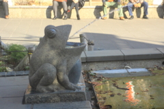 街中ユニーク カエル③
