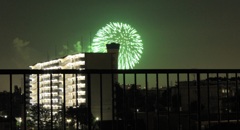 部屋から見る花火より団地の明かりの方が綺麗な件について