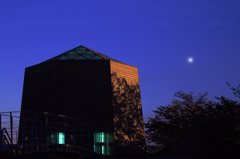 夜明け前　金星と雪の科学館