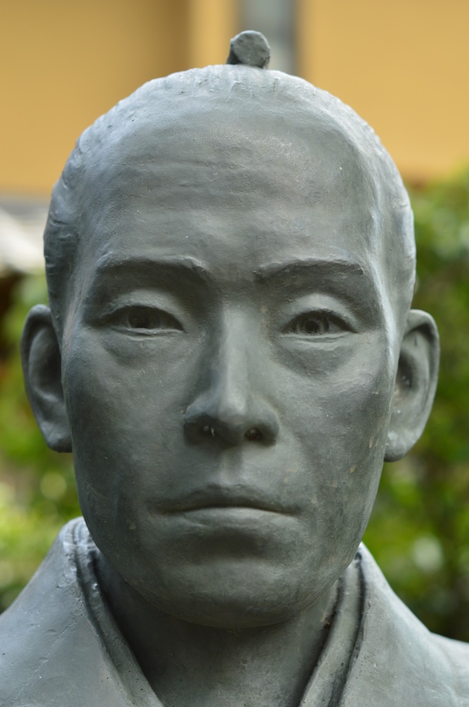 吉田松陰先生ブロンズ像～顔アップ