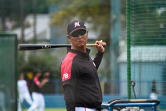 鶴岡一成⚾︎千葉ロッテマリーンズ