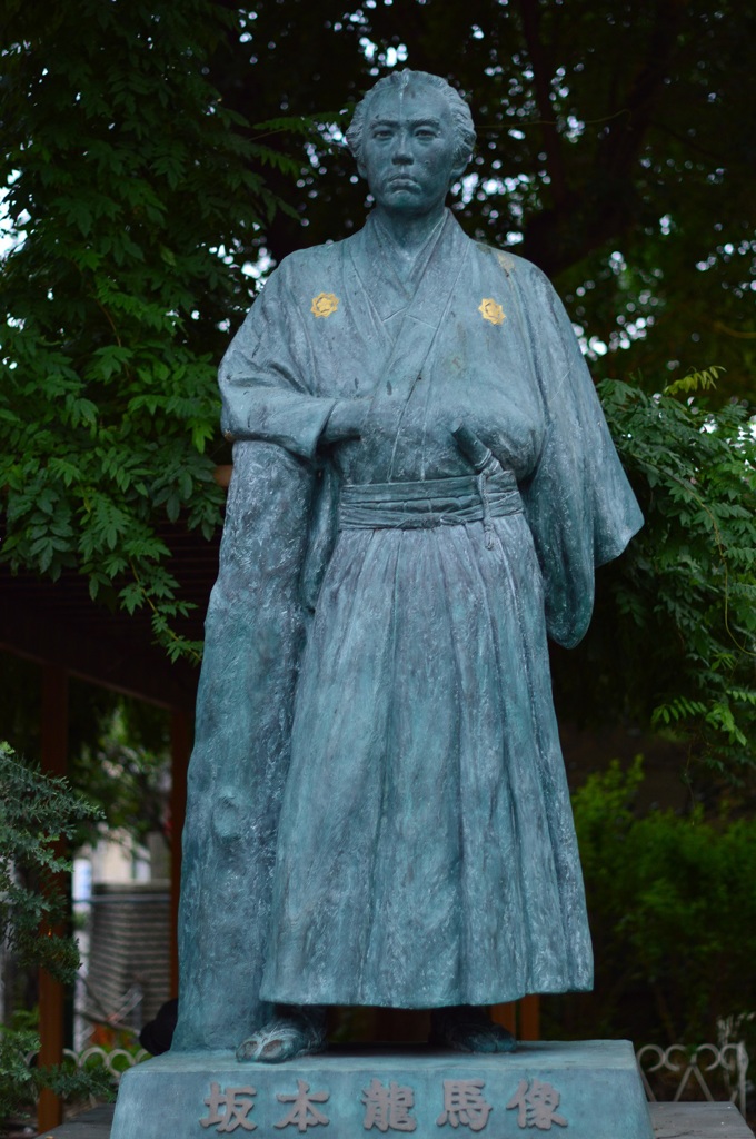 坂本龍馬像ぜよ