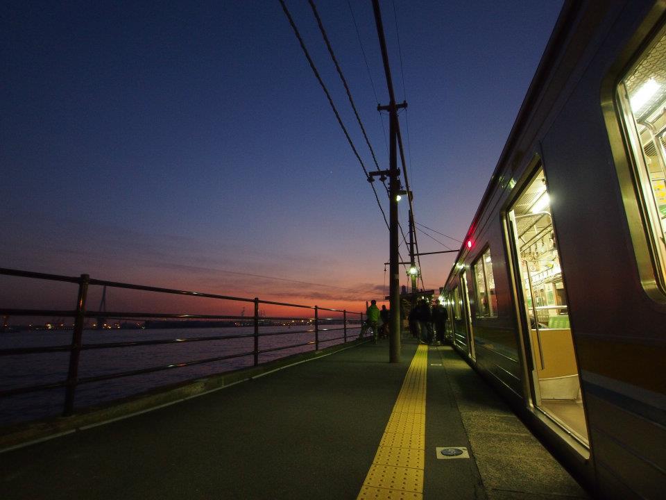 海芝浦駅の夕景