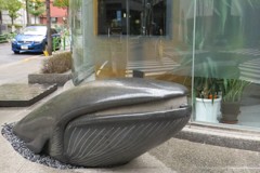 路肩のオブジェ