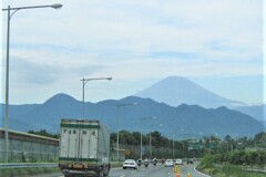 霞む富士山
