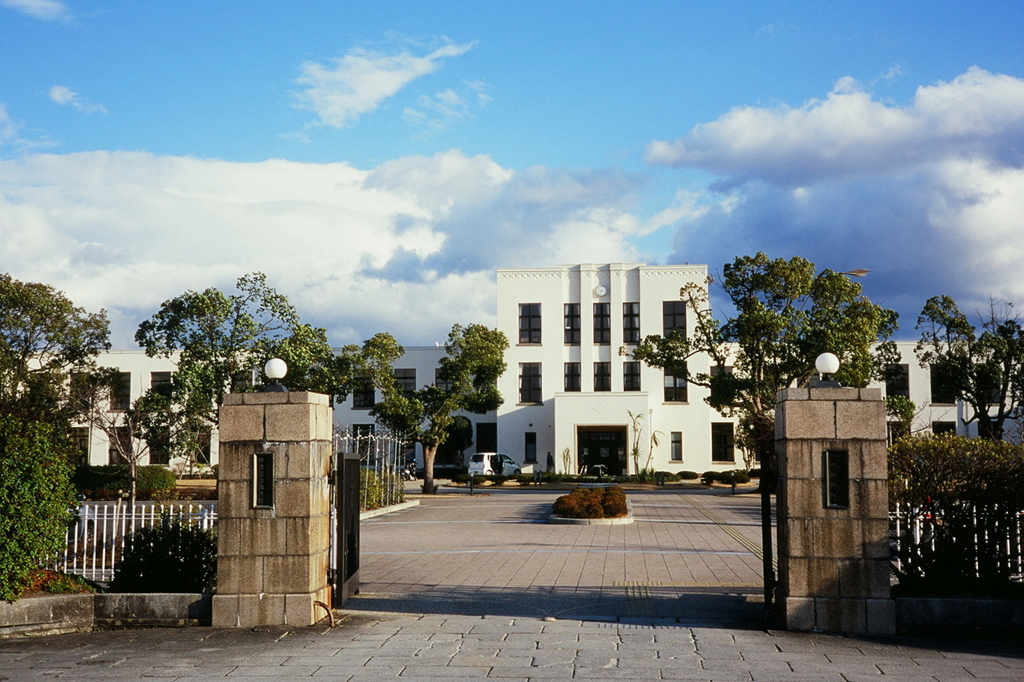 豊郷小学校旧校舎正門