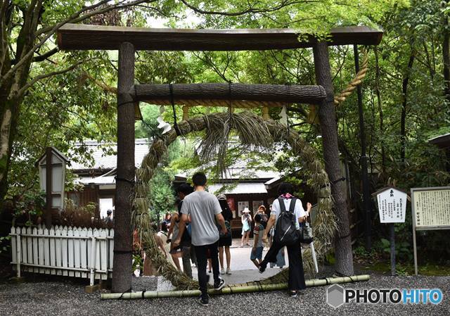 茅の輪くぐり　４