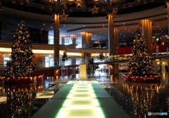 ホテルロビーのクリスマスツリー