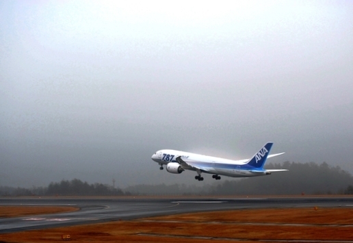 雨の滑走路　５