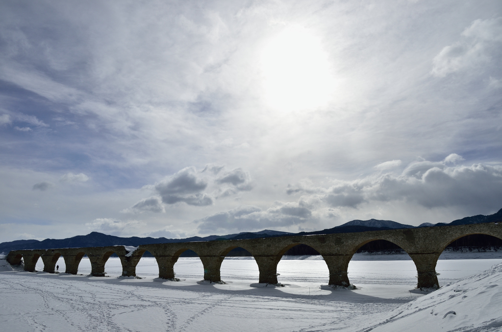 冬のタウシュベツ橋