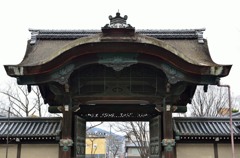 阿弥陀堂を背にして